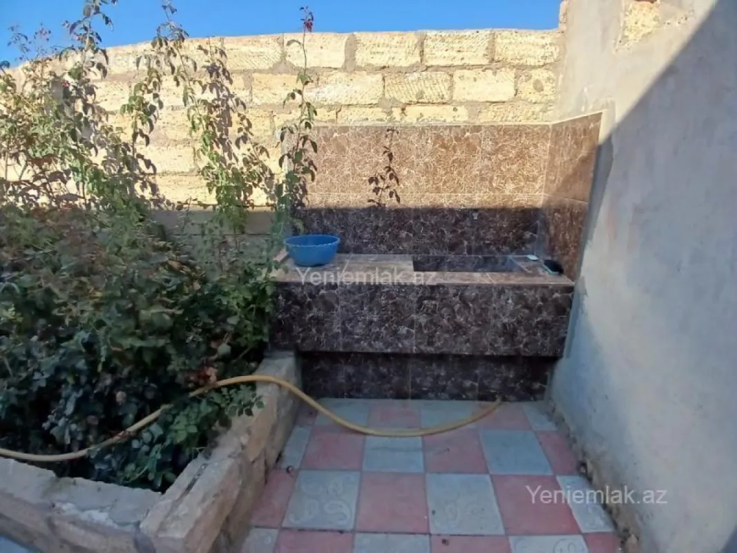 Satılır 5 otaqlı həyət evi 170 m²