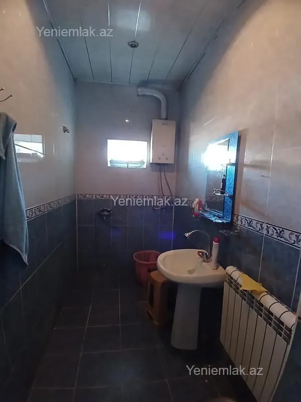 Satılır 5 otaqlı həyət evi 170 m²