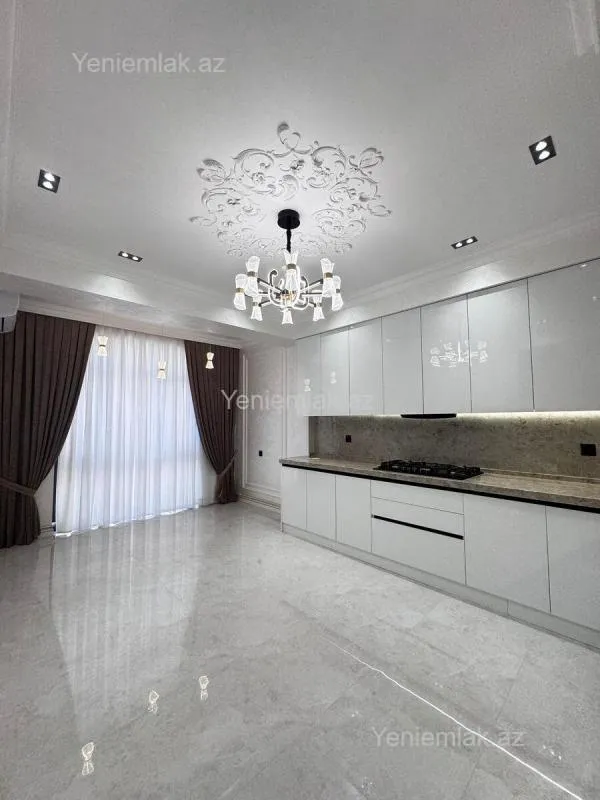 Satılır 4 otaqlı yeni tikili 140 m²