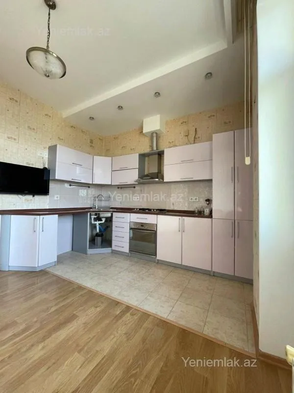 Satılır 3 otaqlı yeni tikili 110 m²