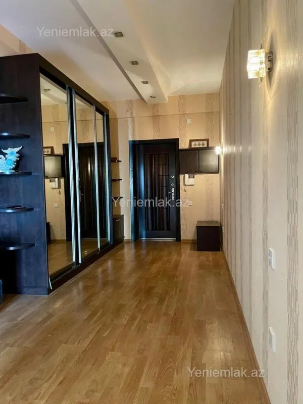 Satılır 3 otaqlı yeni tikili 110 m²