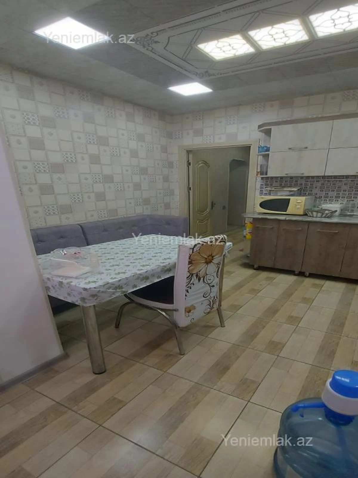 Satılır 4 otaqlı köhnə tikili 110 m²