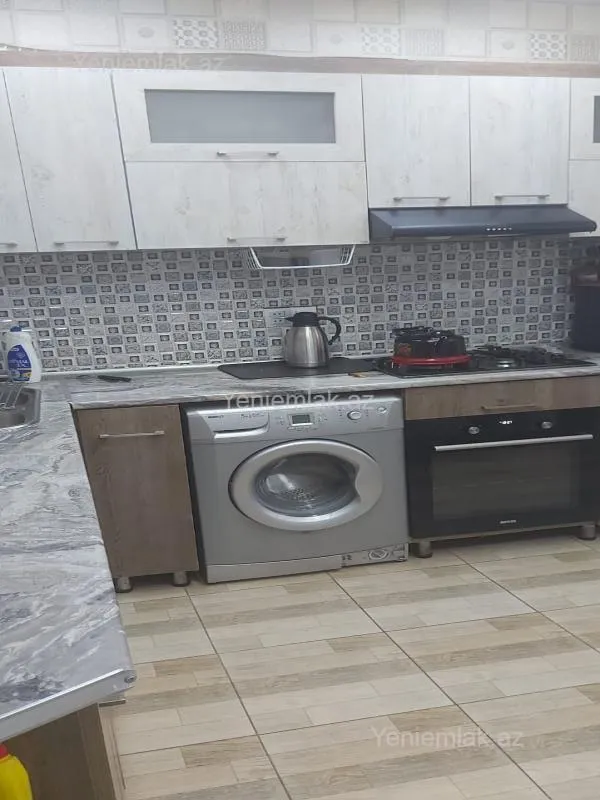 Satılır 4 otaqlı köhnə tikili 110 m²