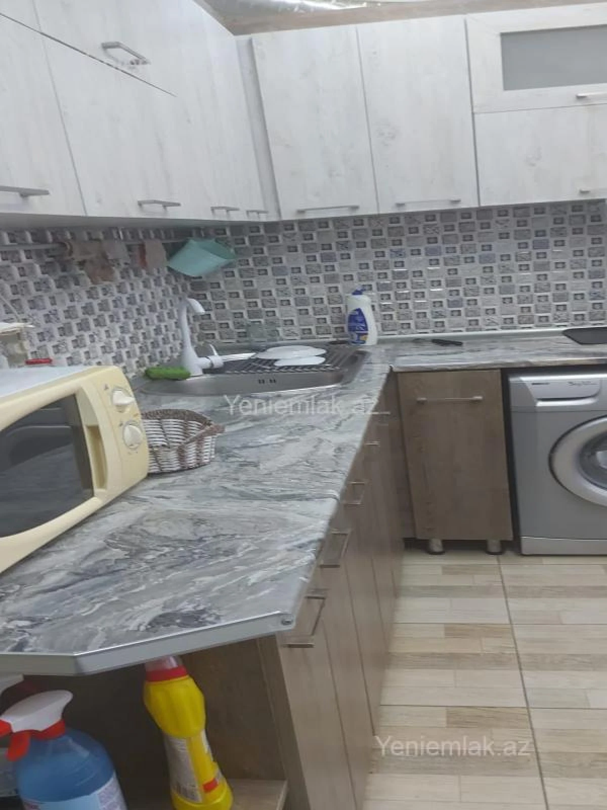 Satılır 4 otaqlı köhnə tikili 110 m²