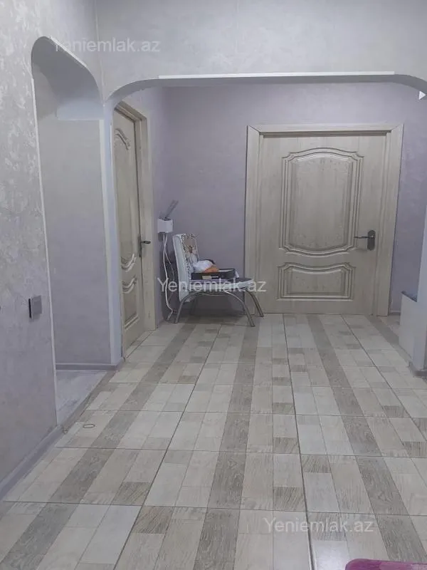 Satılır 4 otaqlı köhnə tikili 110 m²