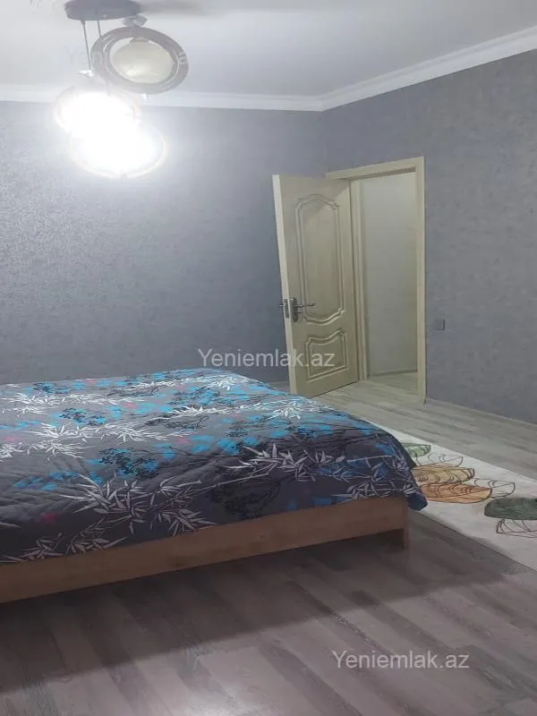 Satılır 4 otaqlı köhnə tikili 110 m²