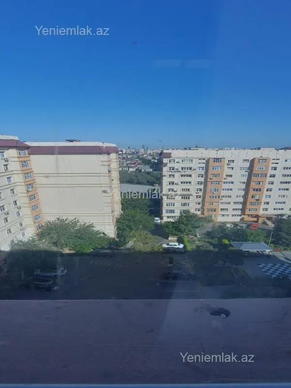 Satılır 4 otaqlı köhnə tikili 110 m²