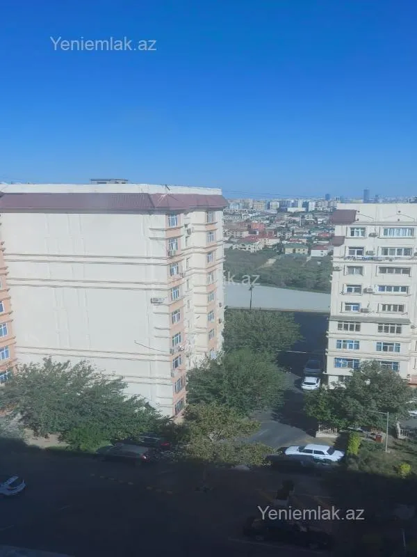 Satılır 4 otaqlı köhnə tikili 110 m²