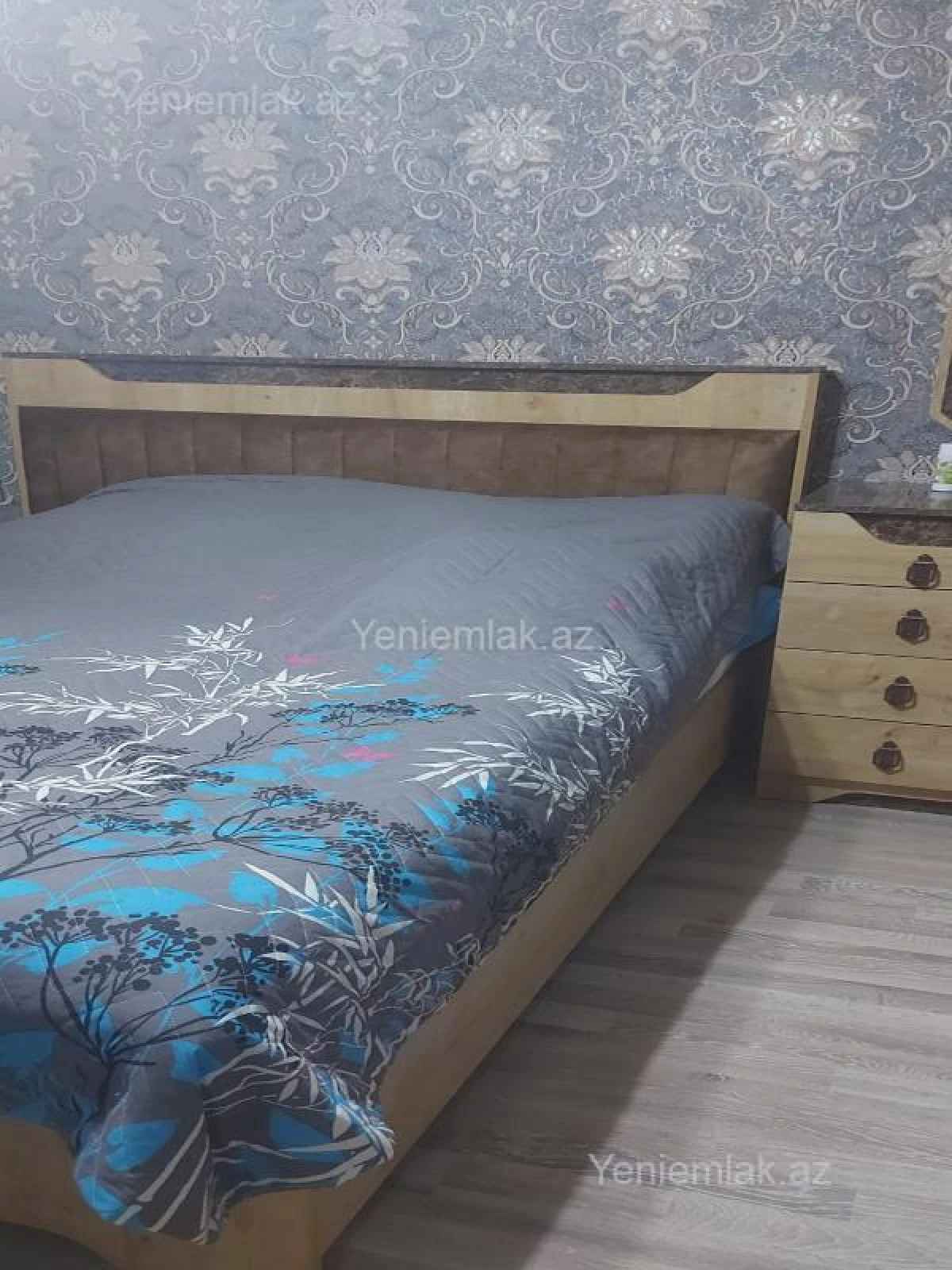 Satılır 4 otaqlı köhnə tikili 110 m²