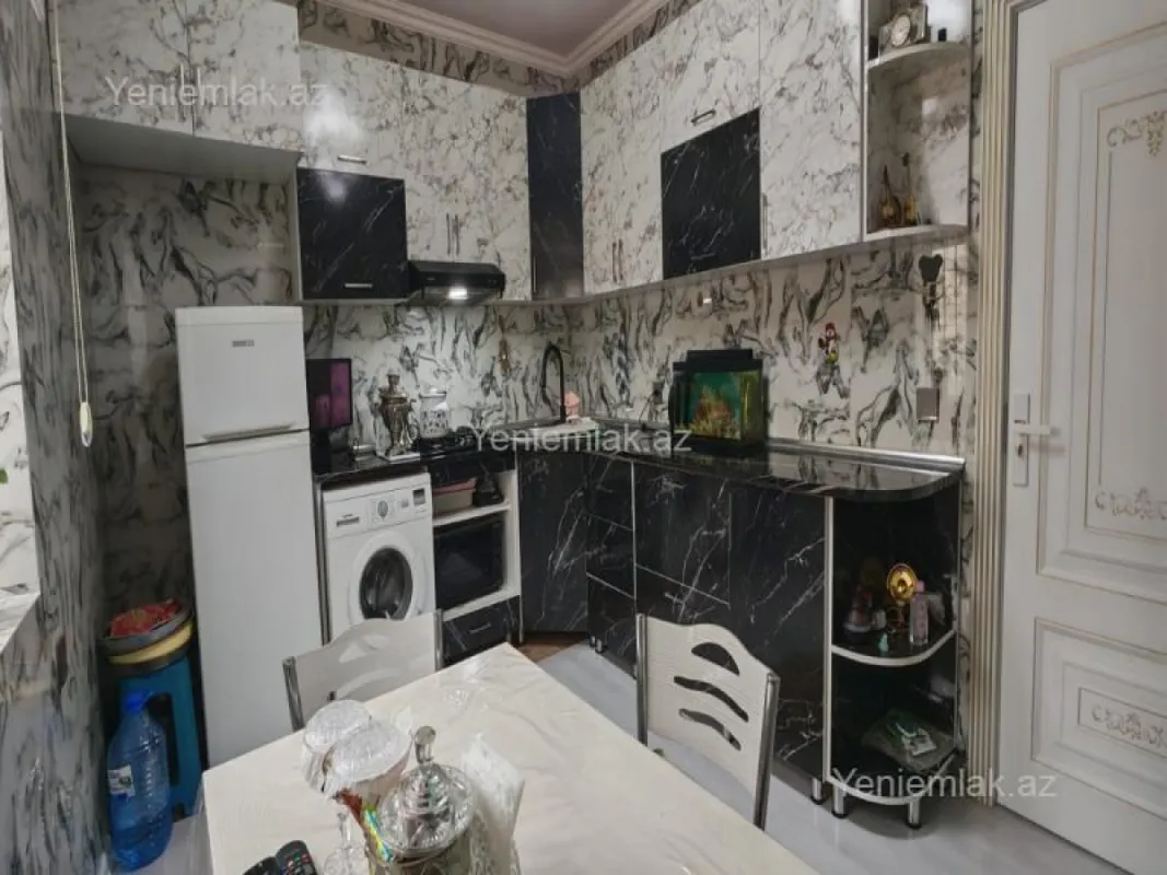 Satılır 5 otaqlı həyət evi 170 m²