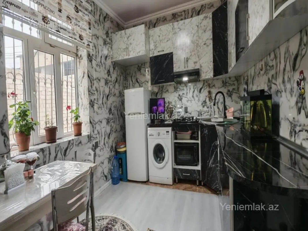 Satılır 5 otaqlı həyət evi 170 m²