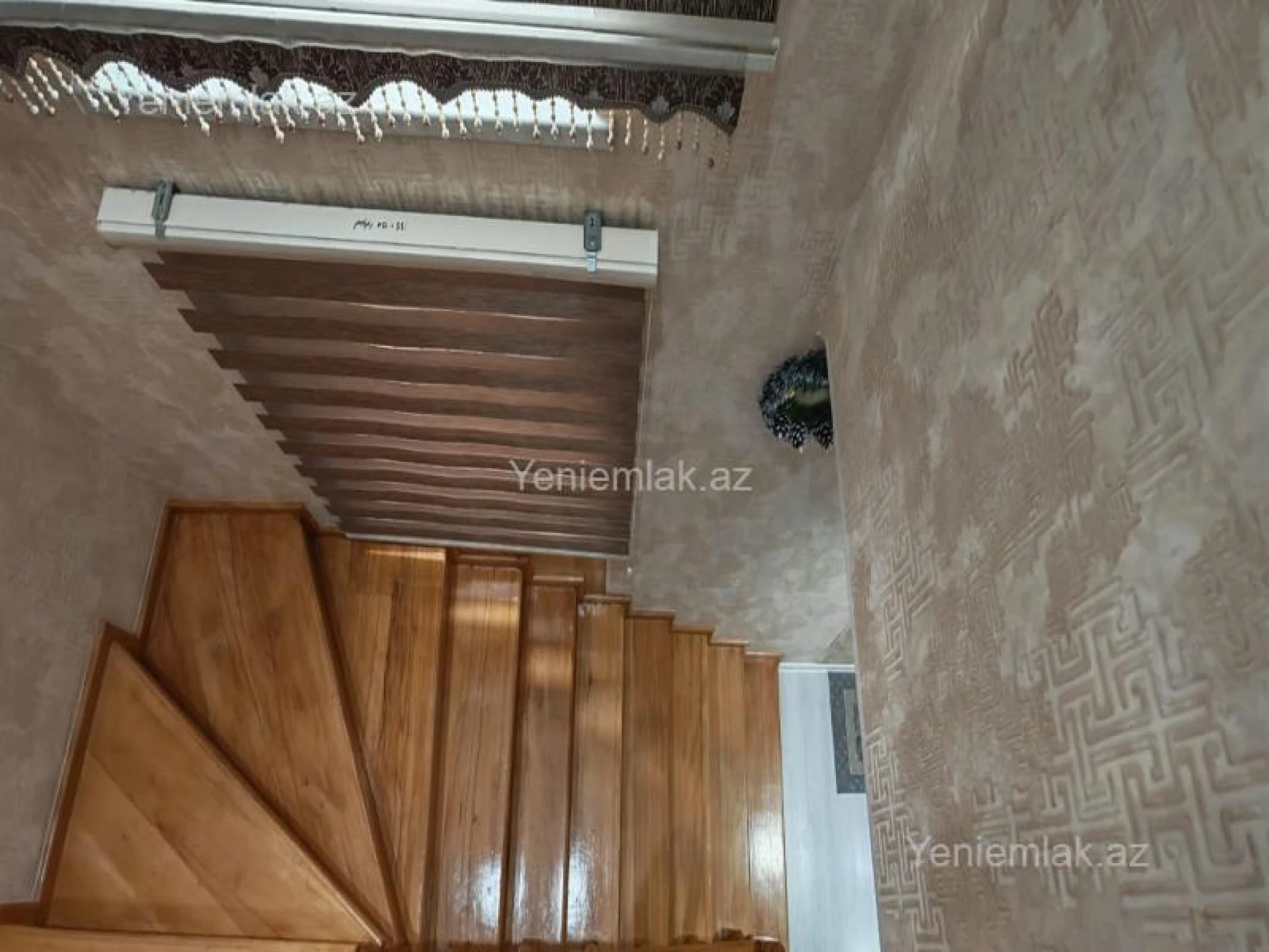 Satılır 5 otaqlı həyət evi 170 m²