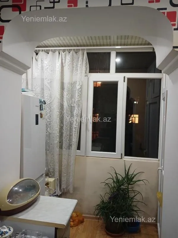 Satılır 3 otaqlı köhnə tikili 80 m²