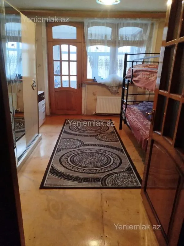 Satılır 3 otaqlı köhnə tikili 80 m²