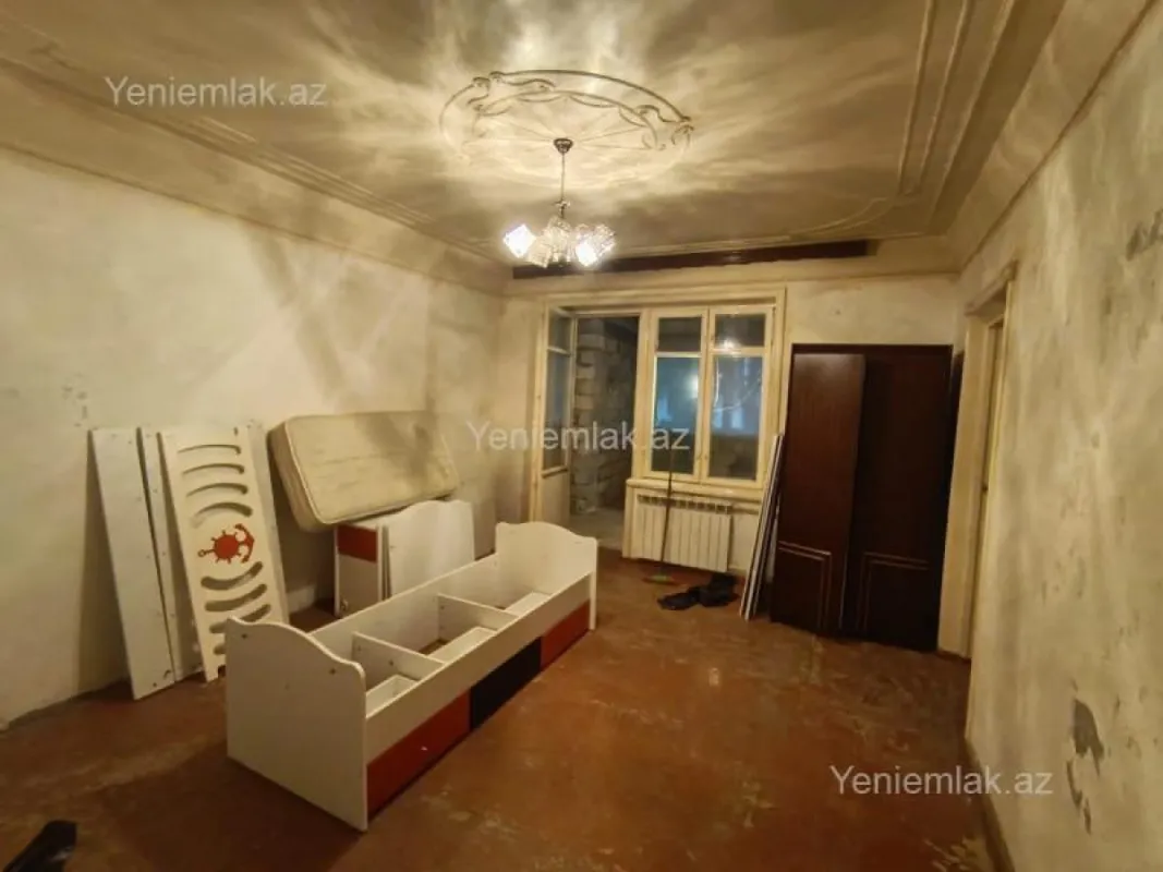 Satılır 2 otaqlı köhnə tikili 60 m²