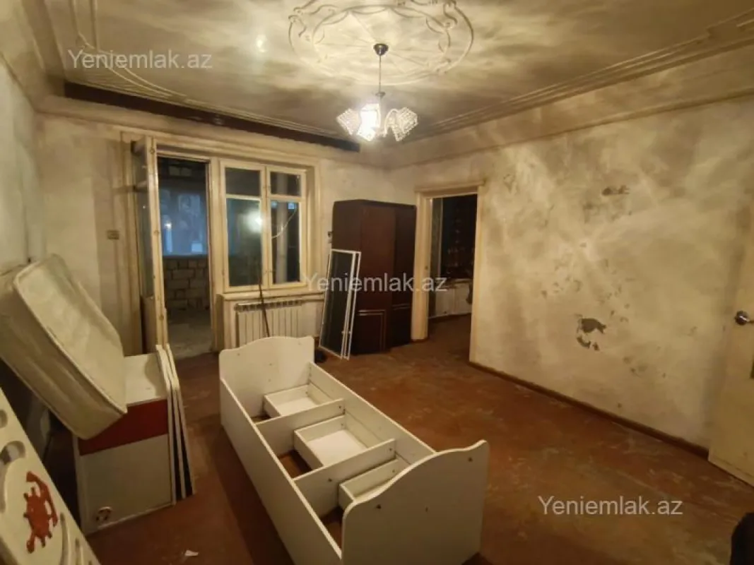 Satılır 2 otaqlı köhnə tikili 60 m²