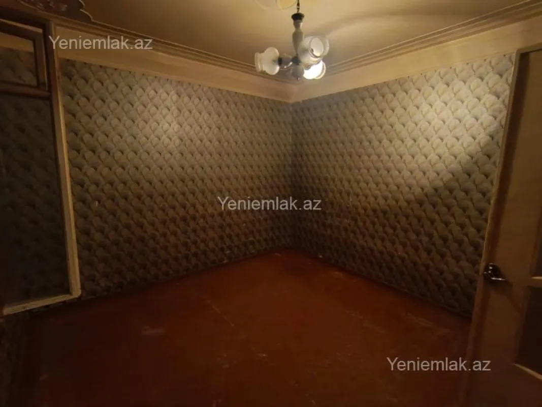 Satılır 2 otaqlı köhnə tikili 60 m²