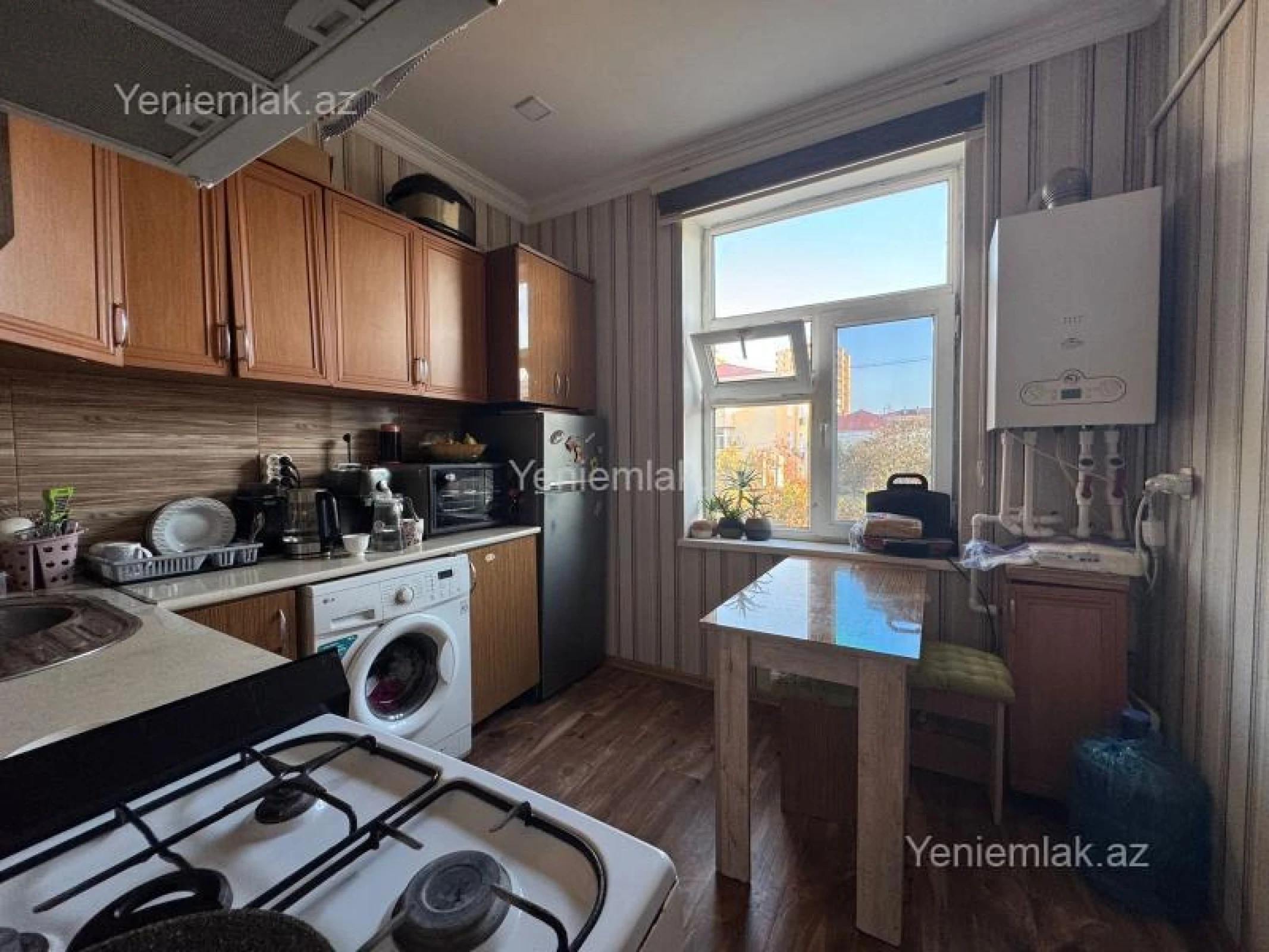 Satılır 2 otaqlı köhnə tikili 52 m²