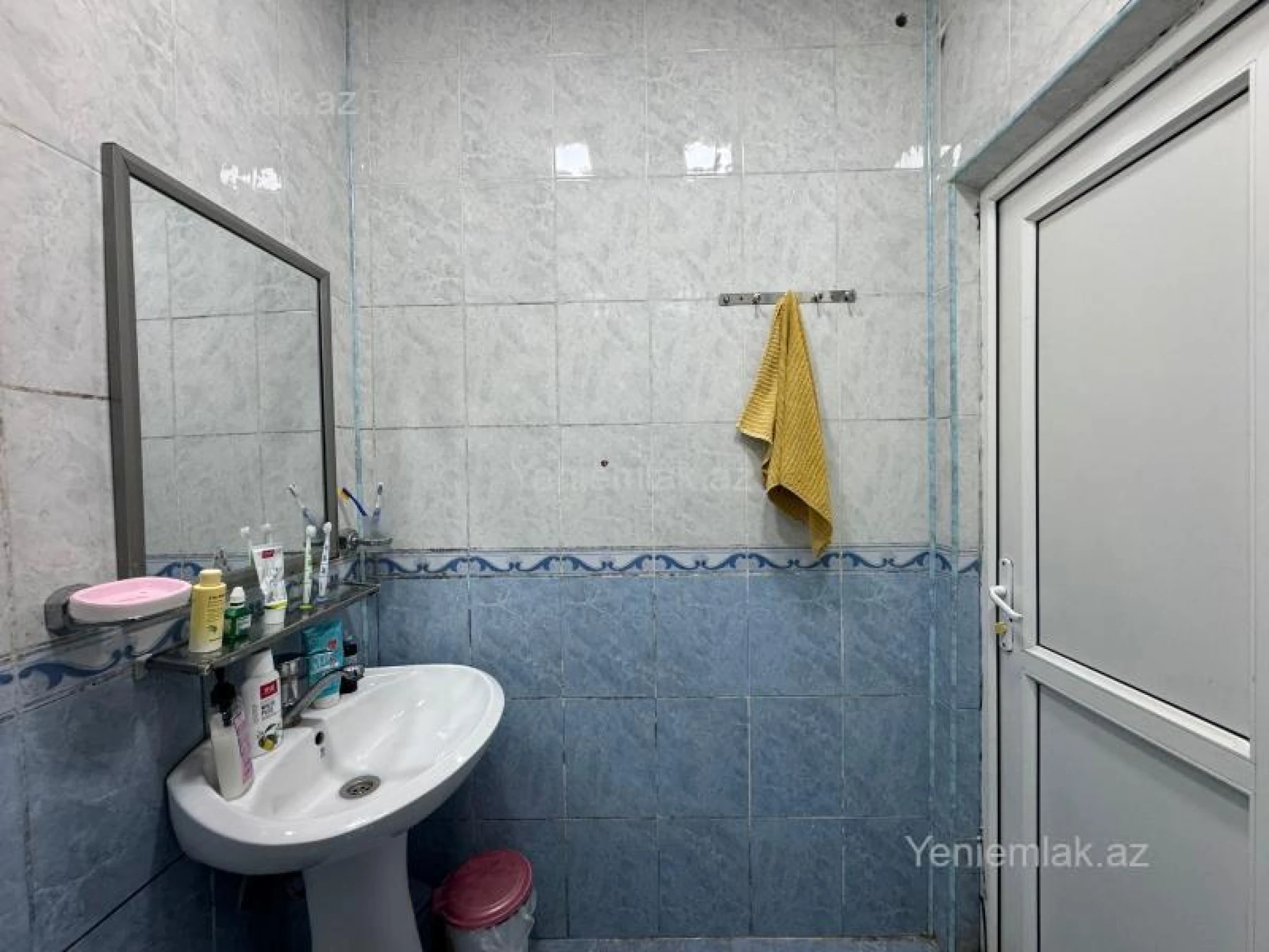 Satılır 2 otaqlı köhnə tikili 52 m²