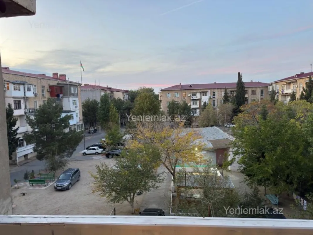 Satılır 2 otaqlı köhnə tikili 52 m²