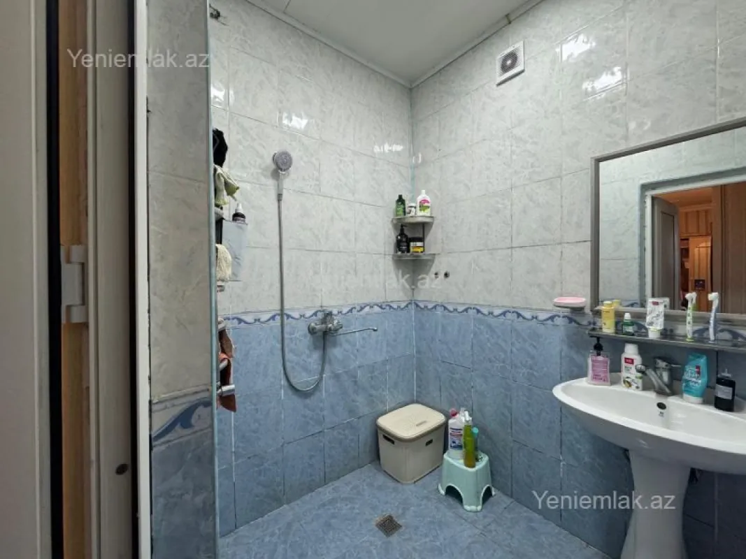 Satılır 2 otaqlı köhnə tikili 52 m²