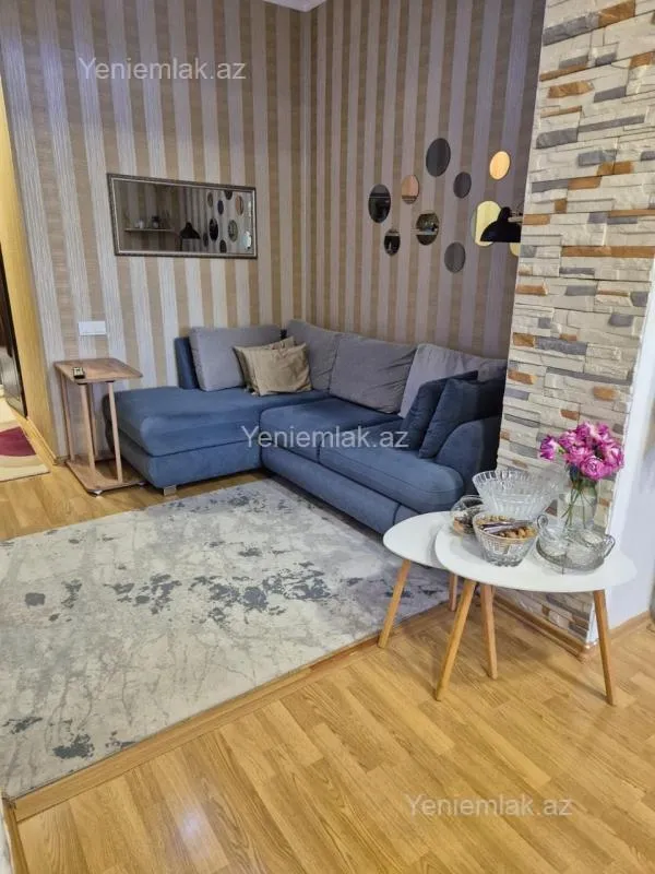 Satılır 2 otaqlı köhnə tikili 52 m²