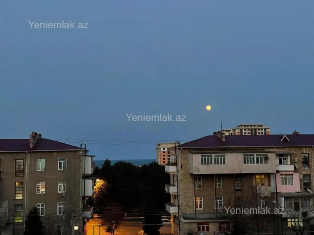 Satılır 2 otaqlı köhnə tikili 52 m²