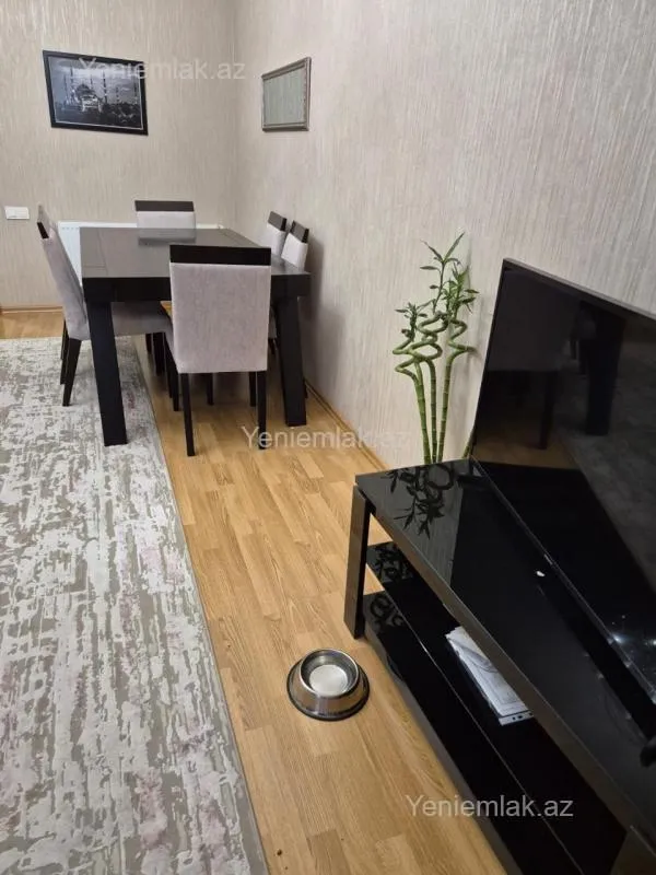 Satılır 2 otaqlı köhnə tikili 52 m²