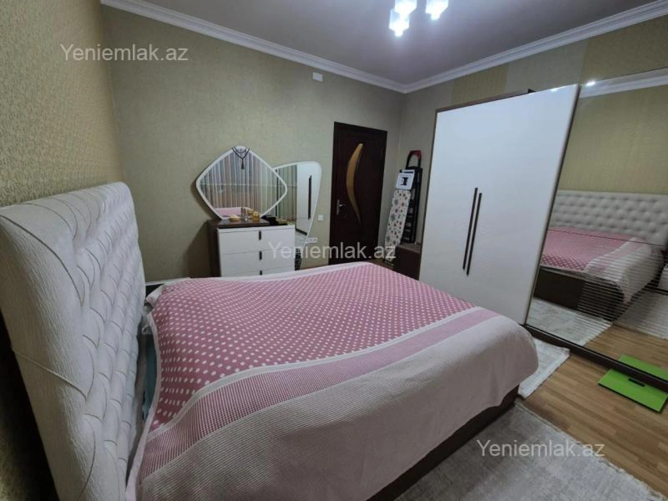 Satılır 2 otaqlı köhnə tikili 52 m²