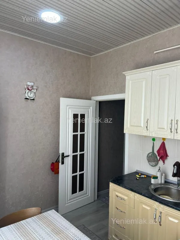 Satılır 3 otaqlı köhnə tikili 78 m²