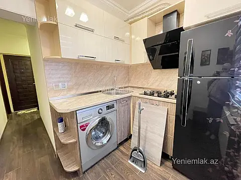 Satılır 1 otaqlı köhnə tikili 32 m²