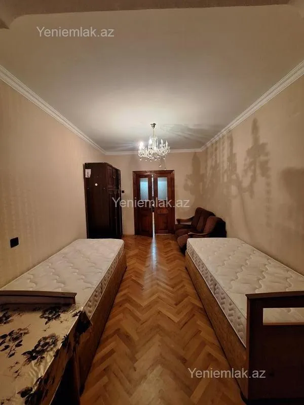 Satılır 5 otaqlı köhnə tikili 120 m²