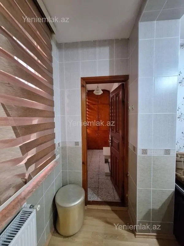 Satılır 5 otaqlı köhnə tikili 120 m²