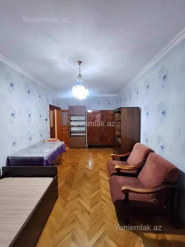 Satılır 5 otaqlı köhnə tikili 120 m²