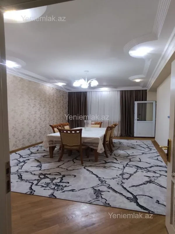 Satılır 5 otaqlı köhnə tikili 120 m²