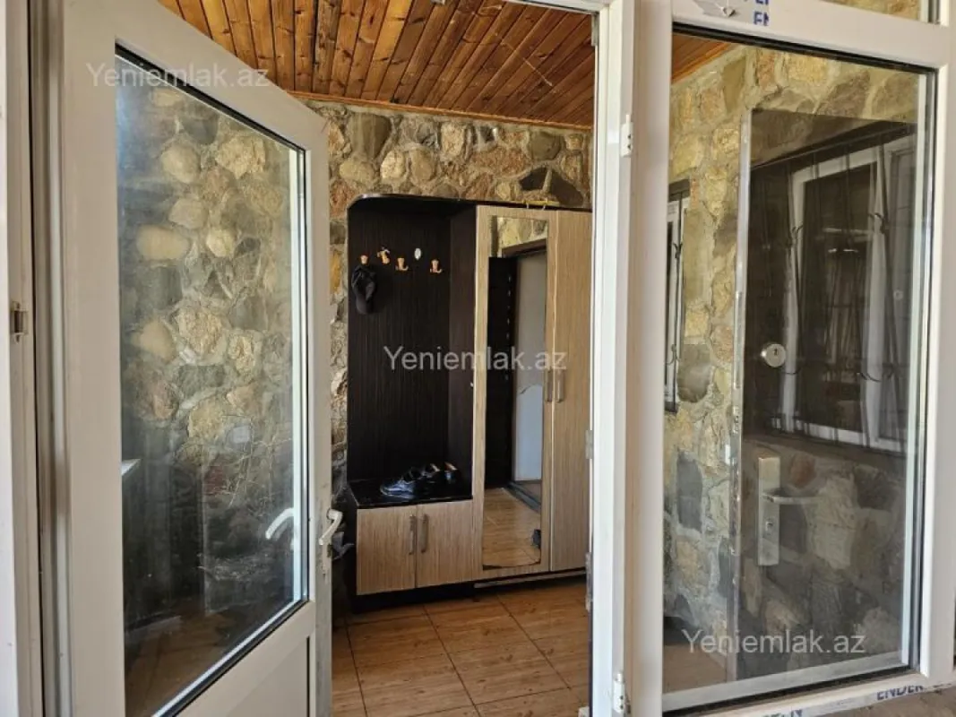 Satılır 6 otaqlı həyət evi 260 m²