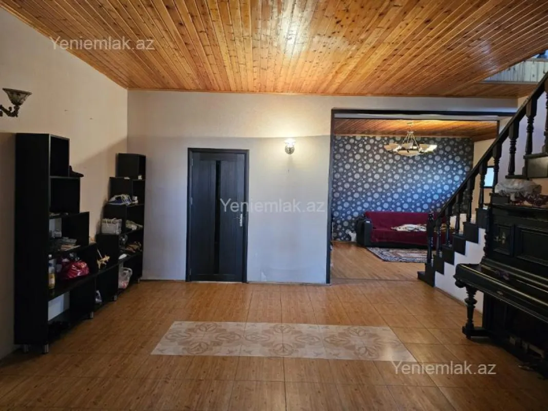 Satılır 6 otaqlı həyət evi 260 m²