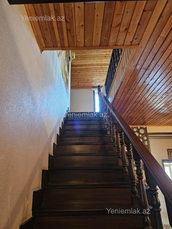 Satılır 6 otaqlı həyət evi 260 m²