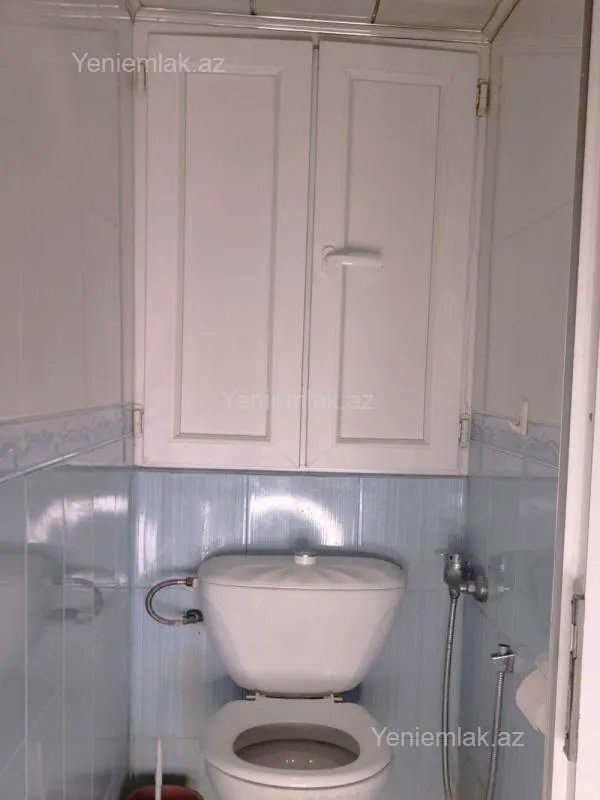 Satılır 4 otaqlı köhnə tikili 100 m²