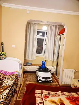 Satılır 4 otaqlı köhnə tikili 100 m²