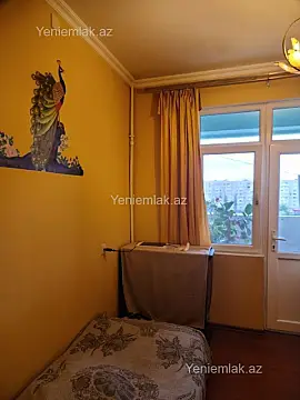 Satılır 4 otaqlı köhnə tikili 100 m²