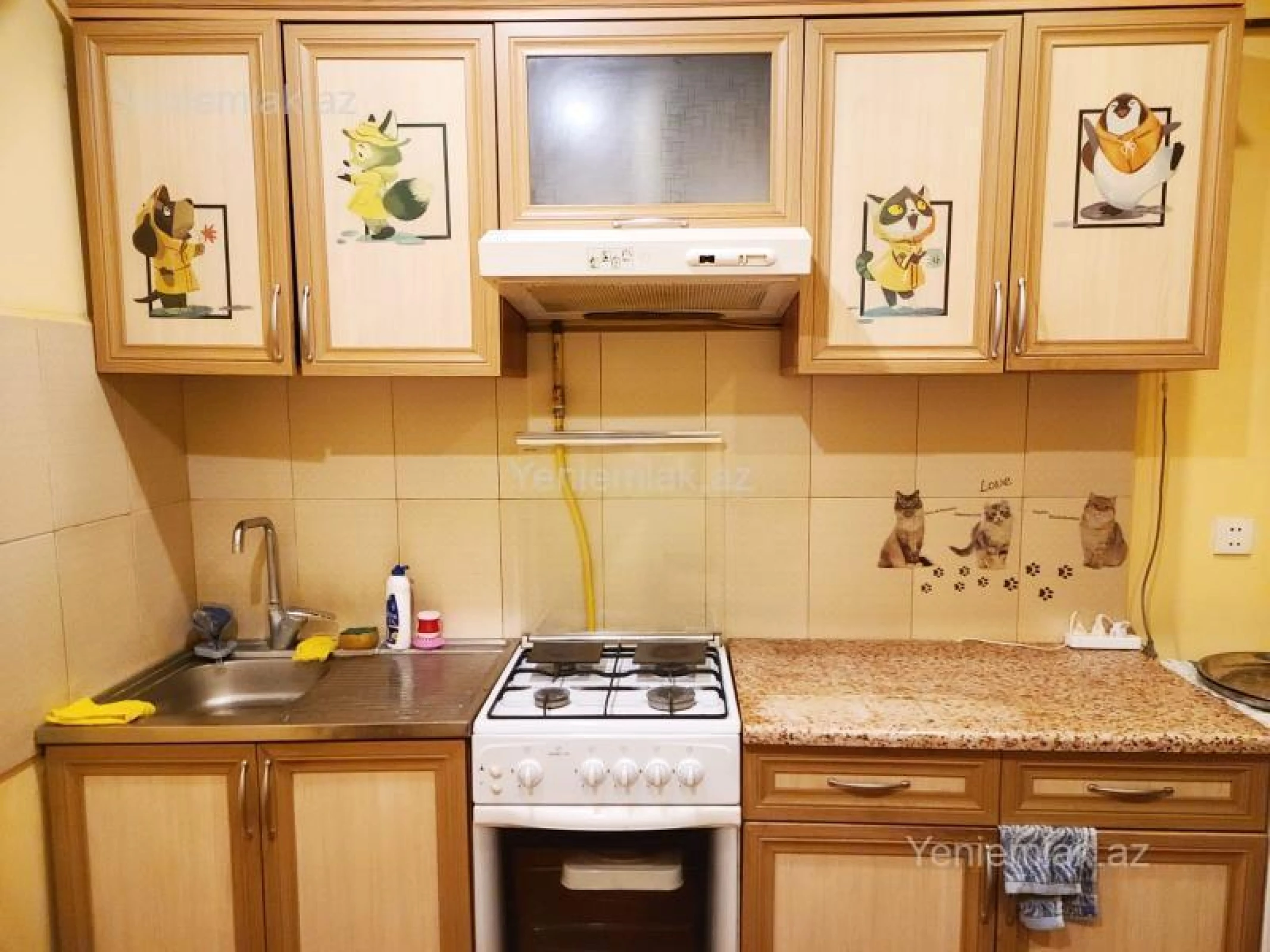 Satılır 4 otaqlı köhnə tikili 100 m²