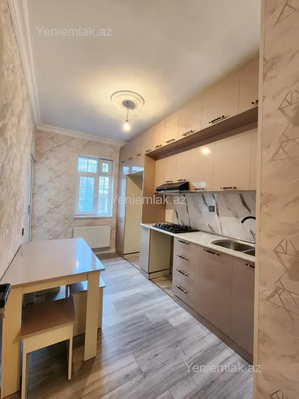 Satılır 3 otaqlı köhnə tikili 70 m²