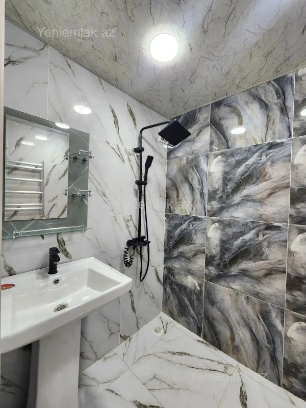 Satılır 3 otaqlı köhnə tikili 70 m²