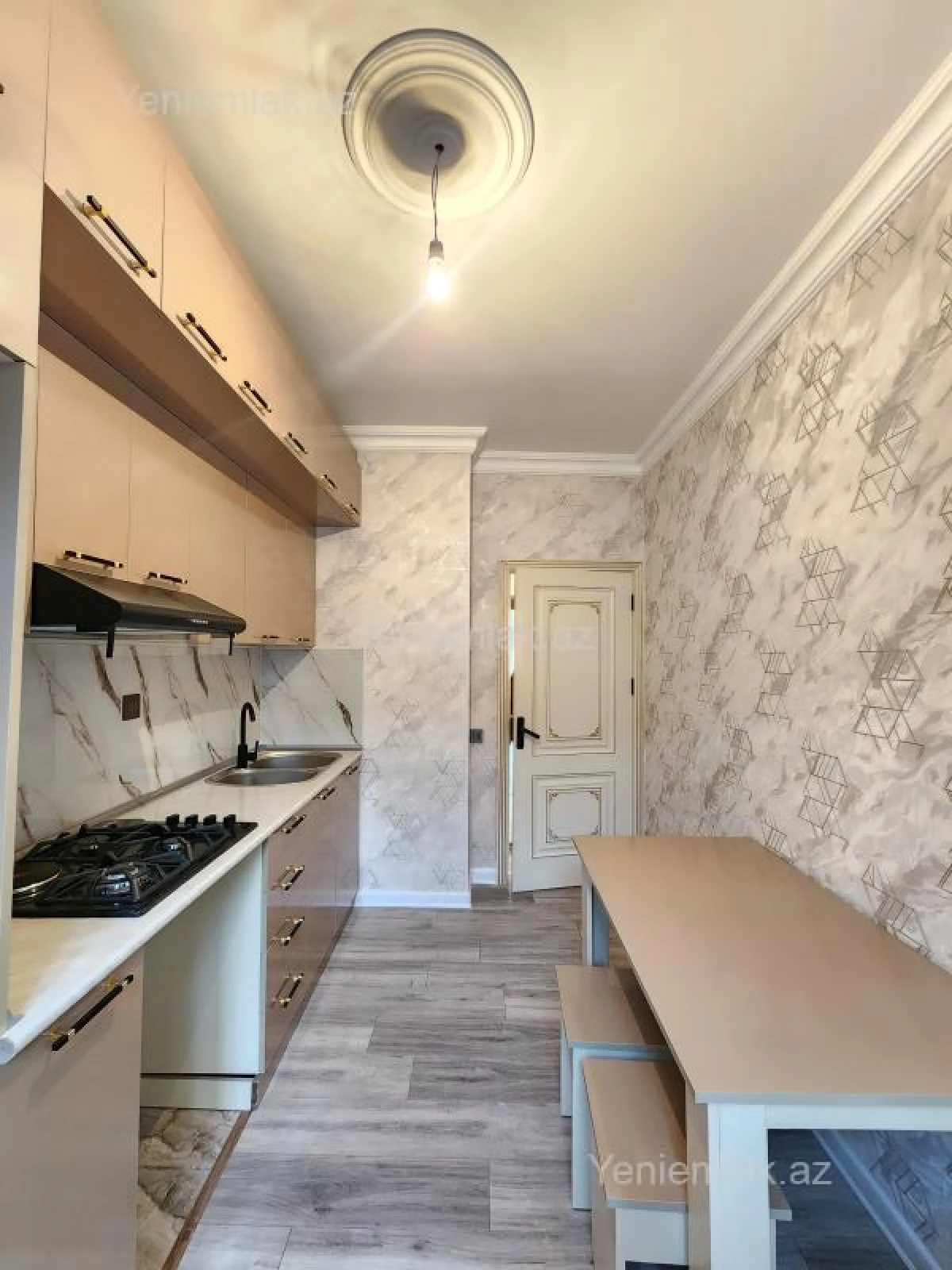 Satılır 3 otaqlı köhnə tikili 70 m²