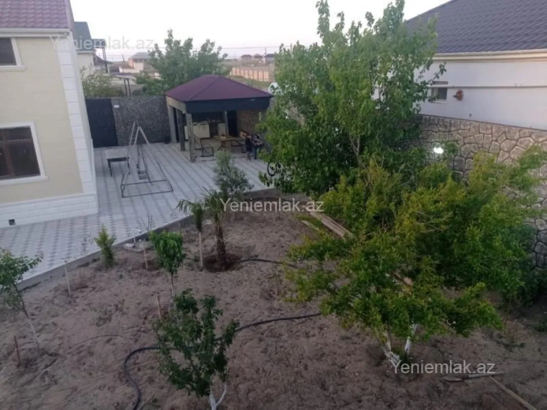 Satılır 7 otaqlı həyət evi 165 m²