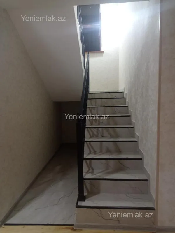 Satılır 7 otaqlı həyət evi 165 m²