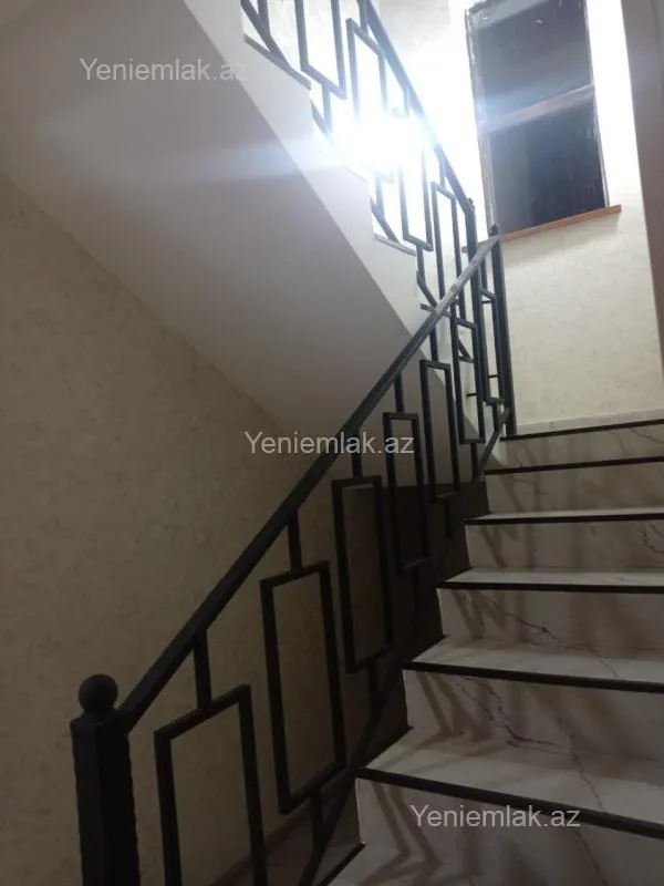 Satılır 7 otaqlı həyət evi 165 m²