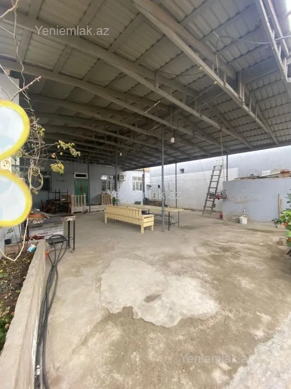 Satılır 4 otaqlı həyət evi 160 m²