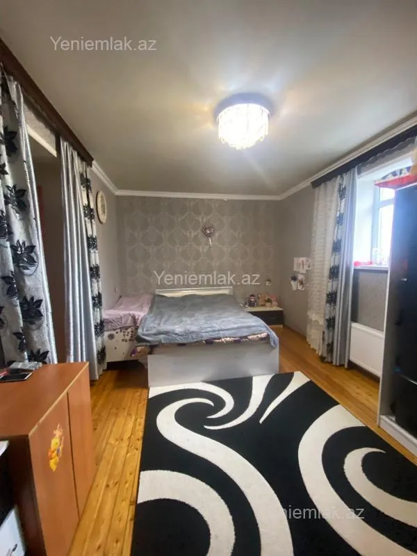 Satılır 4 otaqlı həyət evi 160 m²